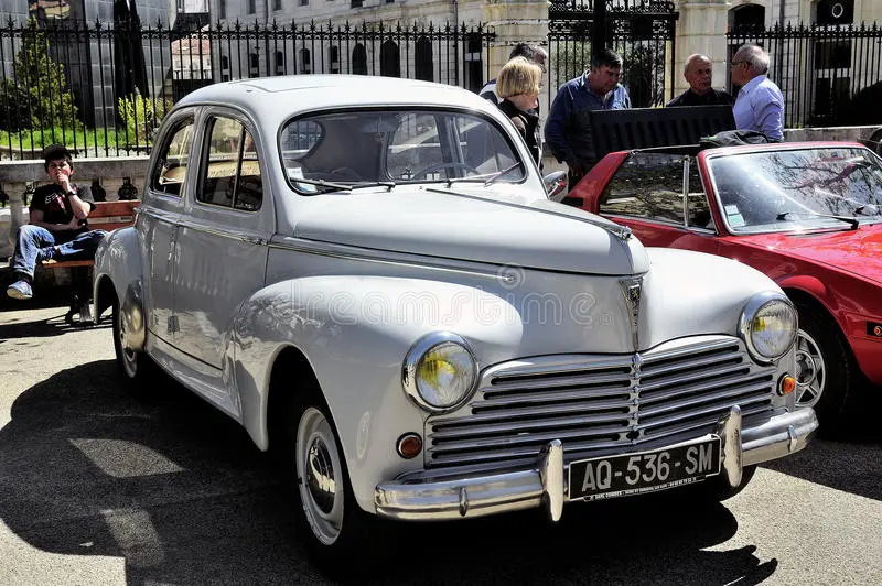 Peugeot 203 wprowadzony na rynek w 1948 roku