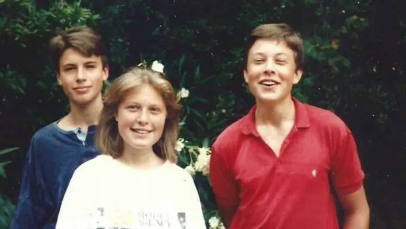Młody Elon Musk z bratem Kimbalem