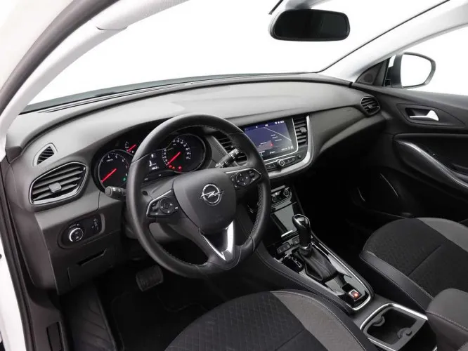 Opel Grandland X 1.2 T 131 Automaat Innovation + GPS + KeyLess + LED Lights Image 9