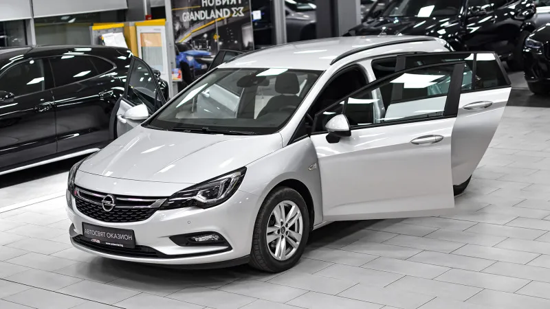 Opel Astra Sports Tourer 1.6 CDTi Business Image 1