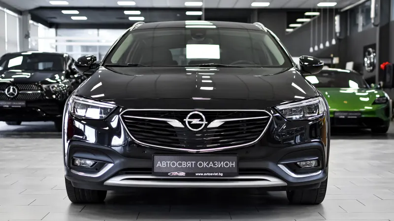 Opel Insignia Country Tourer 2.0d Automatic Image 2