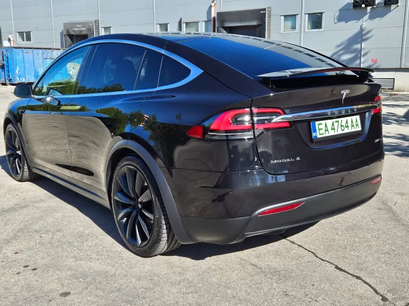 Tesla Model X 100D Carbon/Black Edition Thumbnail 3