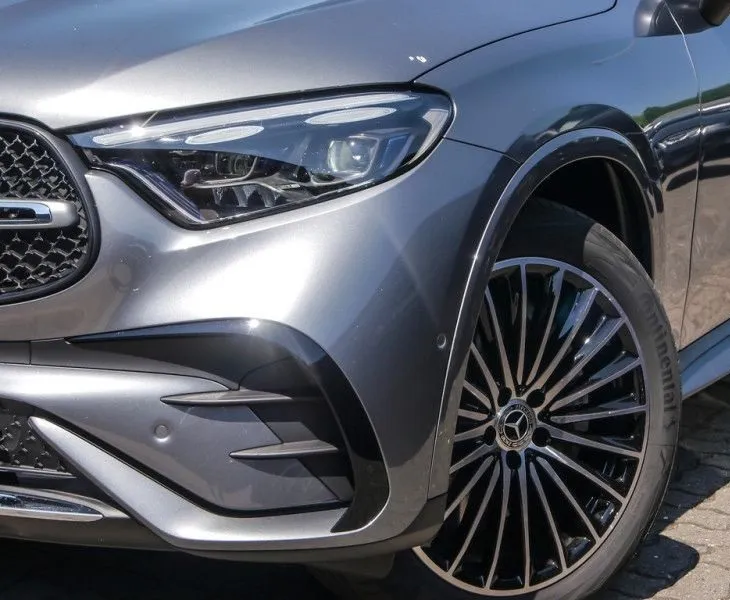 Mercedes-Benz GLC 300 d 4Matic =AMG Line= Panorama/Airmatic Гаранция Image 3