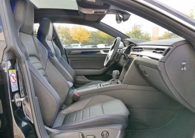 Volkswagen Arteon R 2.0 TSI 4Motion =Panorama= Distronic Гаранция Image 5