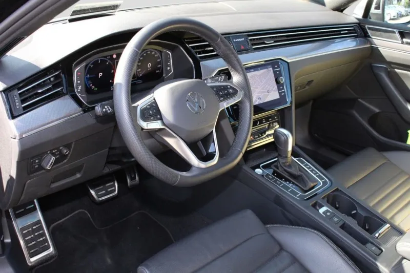 Volkswagen Passat Alltrack 2.0 TDI 4Motion =Panorama= ACC Гаранция Image 3