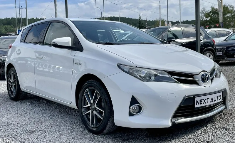 Toyota Auris 1.8Hybrid Image 3