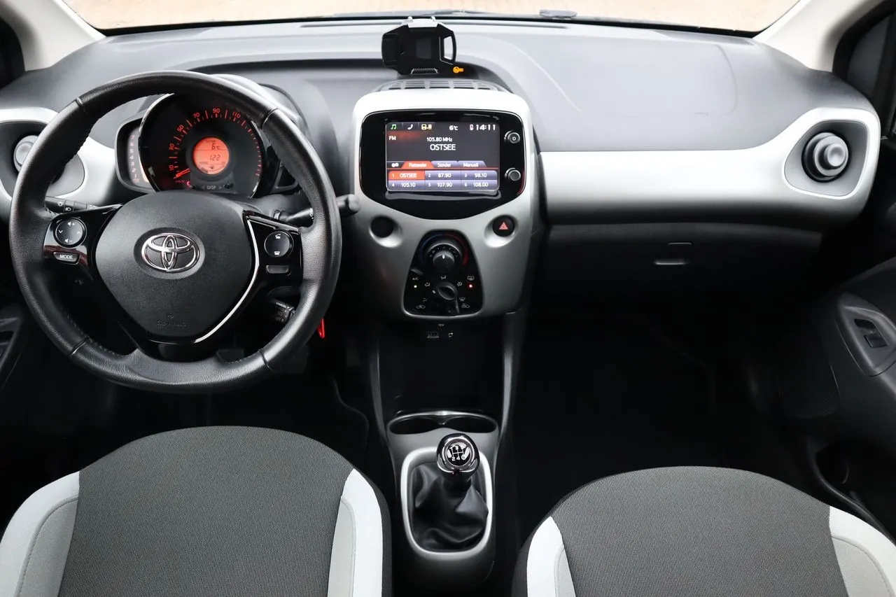 Toyota Aygo 1.0 x-play touch Tempomat...  Image 9