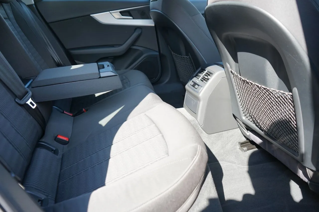 Audi A4 2.0 TDI design 3-Zonen-Klima...  Image 7