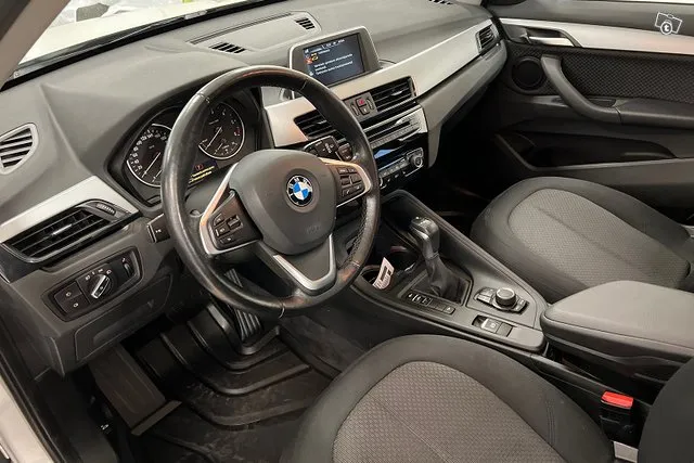 BMW X1 F48 xDrive18d A Business * Koukku / Sähkötoiminen takaluukku* Image 8