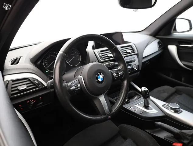 BMW 118 F20 Hatchback 118d A Business M Sport - Sporttipenkit, Lasikattoluukku, Prof.Navigointi, LED- ajovalot - J. autoturva - Ilmainen kotiintoimitus Image 7
