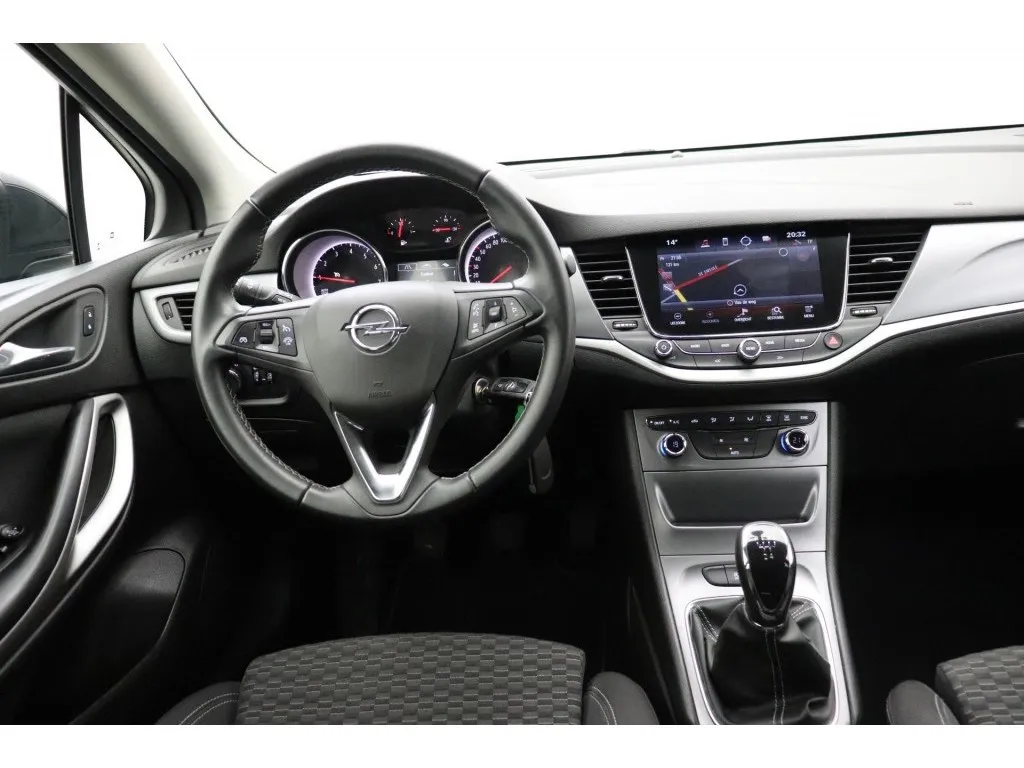 Opel Astra Sports Tourer 1.0 Turbo Business+ Navi Image 3