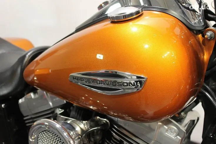 Harley-Davidson FLD  Image 7