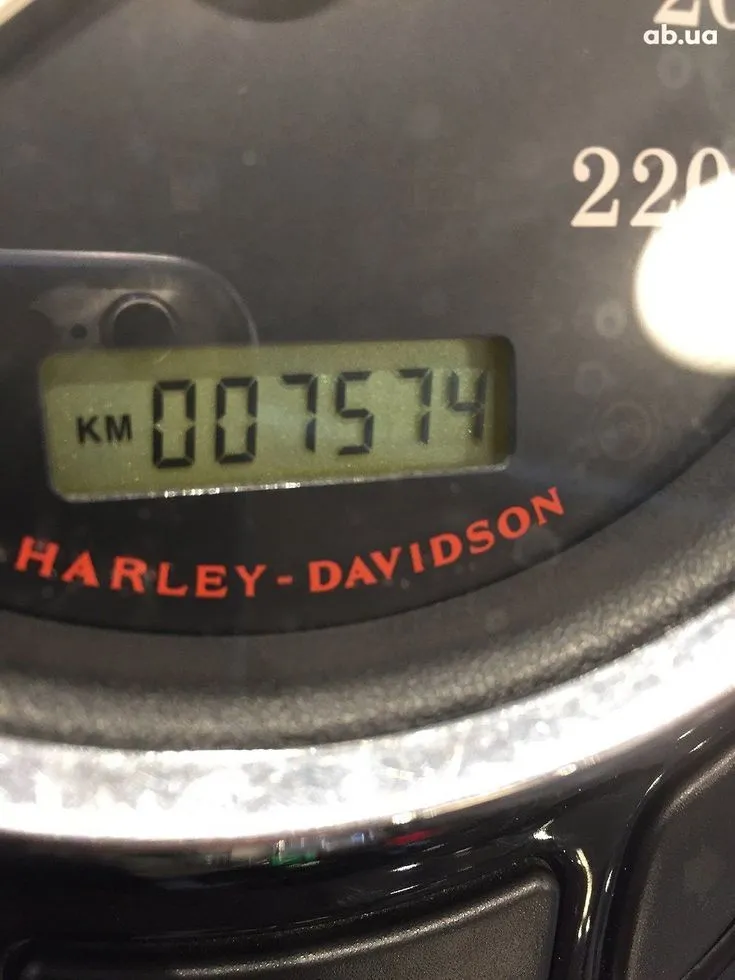 Harley-Davidson FLSTSB  Image 4
