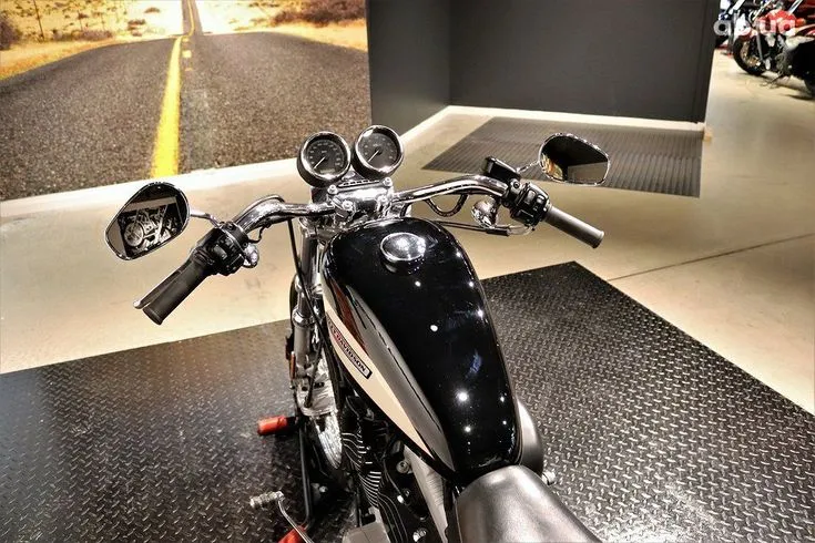 Harley-Davidson XL  Image 8
